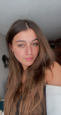 Quinty  zoekt een Kamer / Studio / Appartement / Huurwoning in Den Haag