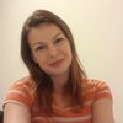 Elena-Diana  zoekt een Kamer / Studio / Appartement / Huurwoning in Den Haag