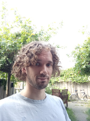 Jay zoekt een Kamer / Studio / Appartement / Huurwoning in Den Haag