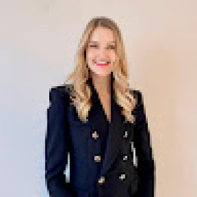 Evelina  is looking for a Room / Studio / Apartment in Den Haag