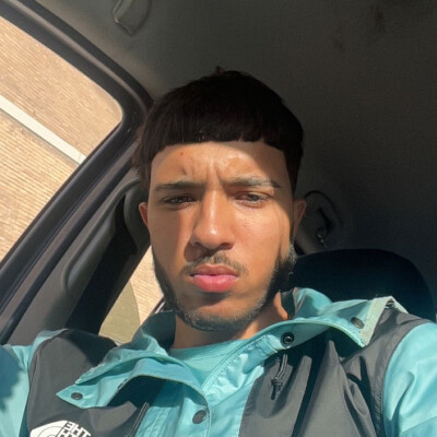 Umer zoekt een Kamer / Studio / Huurwoning in Den Haag