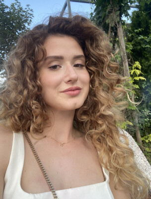 Yoana zoekt een Kamer / Studio / Appartement / Huurwoning in Den Haag