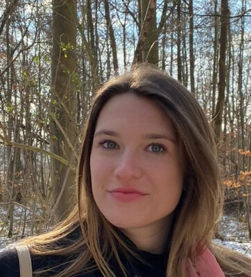 Emma zoekt een Kamer / Studio / Appartement / Huurwoning in Den Haag