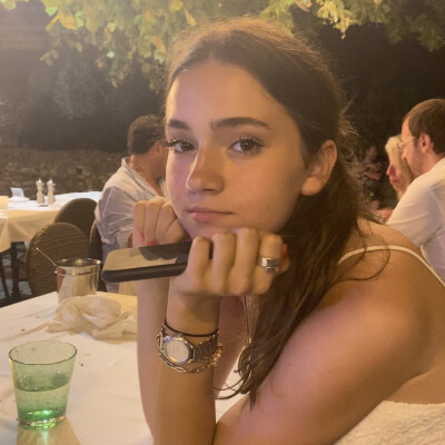 éléna is looking for a Room / Studio / Apartment / Rental Property in Den Haag