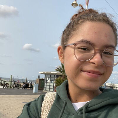 Paulina zoekt een Kamer / Studio / Appartement in Den Haag