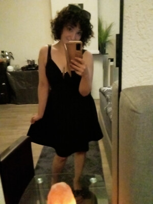 Sirwa is looking for a Room / Studio / Apartment / Rental Property in Den Haag