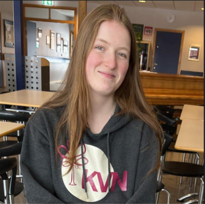 Guusje  zoekt een Kamer / Studio in Den Haag